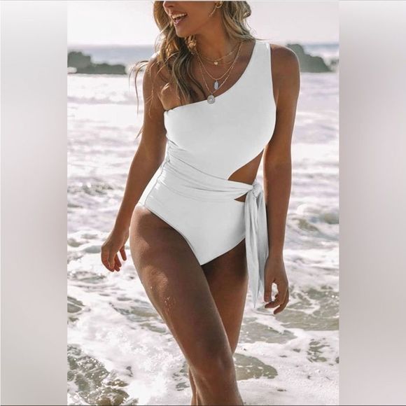 Lillusory Other - Lillusory One Piece Cut Out Swimsuit M NWT